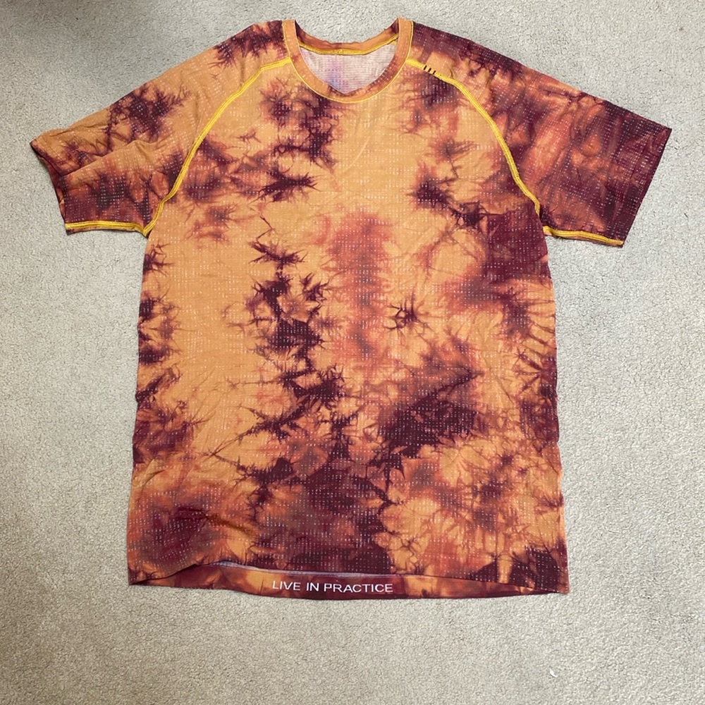 Lululemon T Shirt
